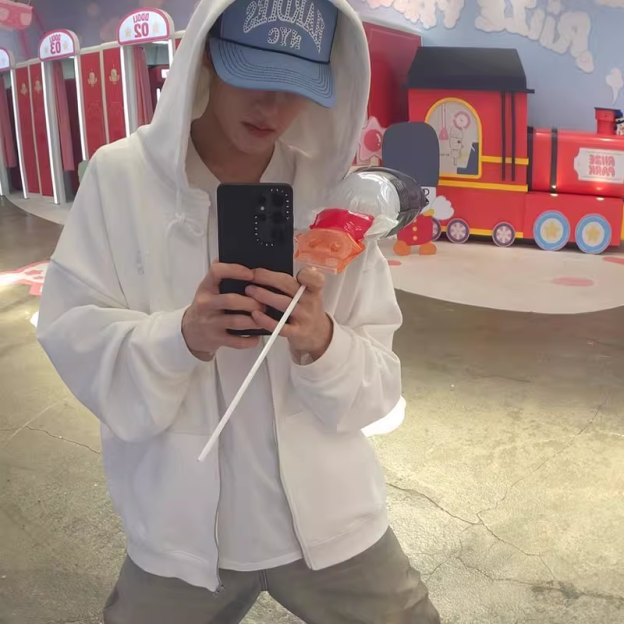 RIIZE 'WE LITTLE RIIZE' ZIP-UP HOODIE