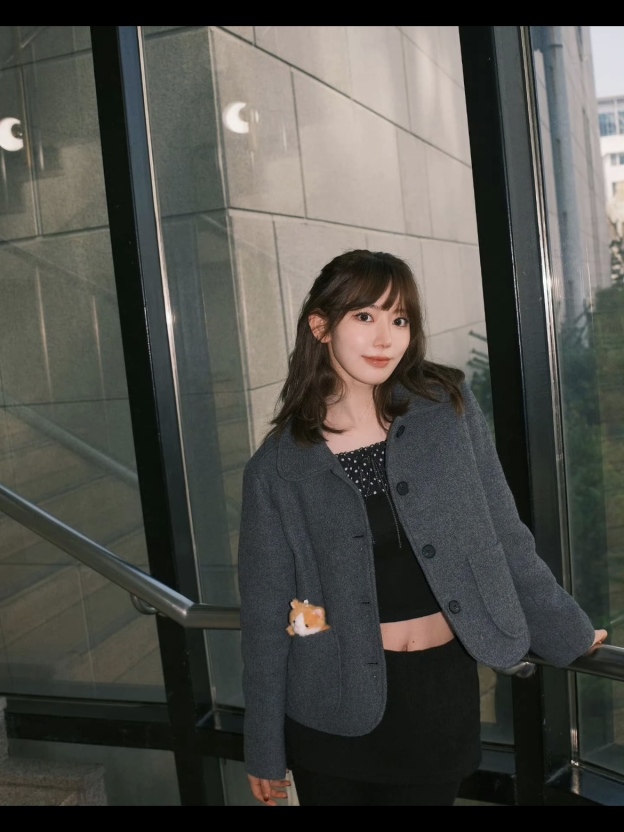 Lesserafim Sakura&Babymonster Chiquta Inspired Polka Dot Crop Top Shorts Set