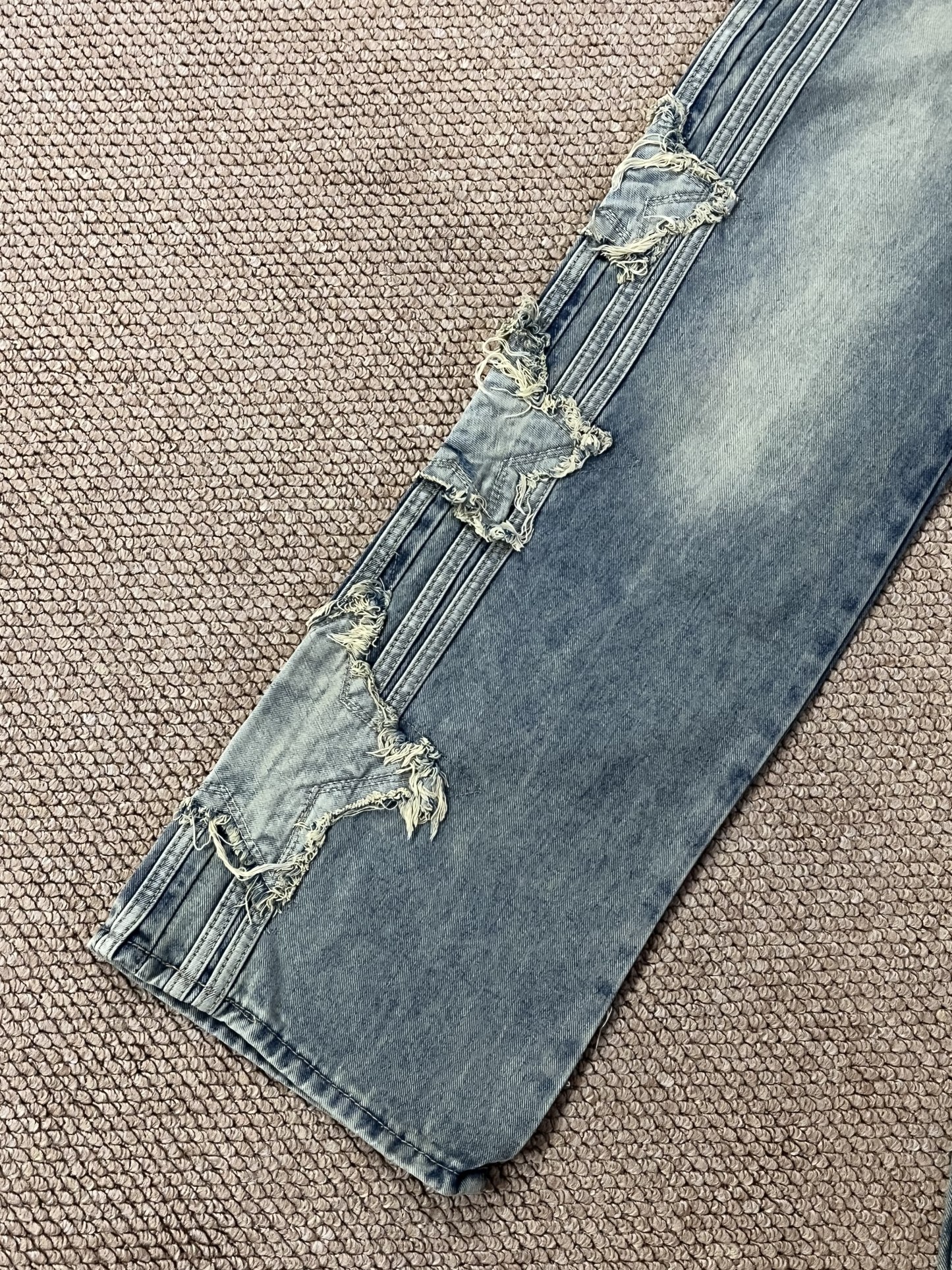 Star patches denim jeans pant-Twice Dahyun