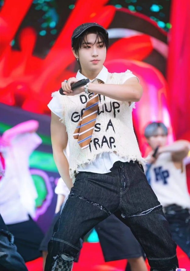 Straykids Jisung inspired Don’t Grow Up Knit Vest-Stray Kids