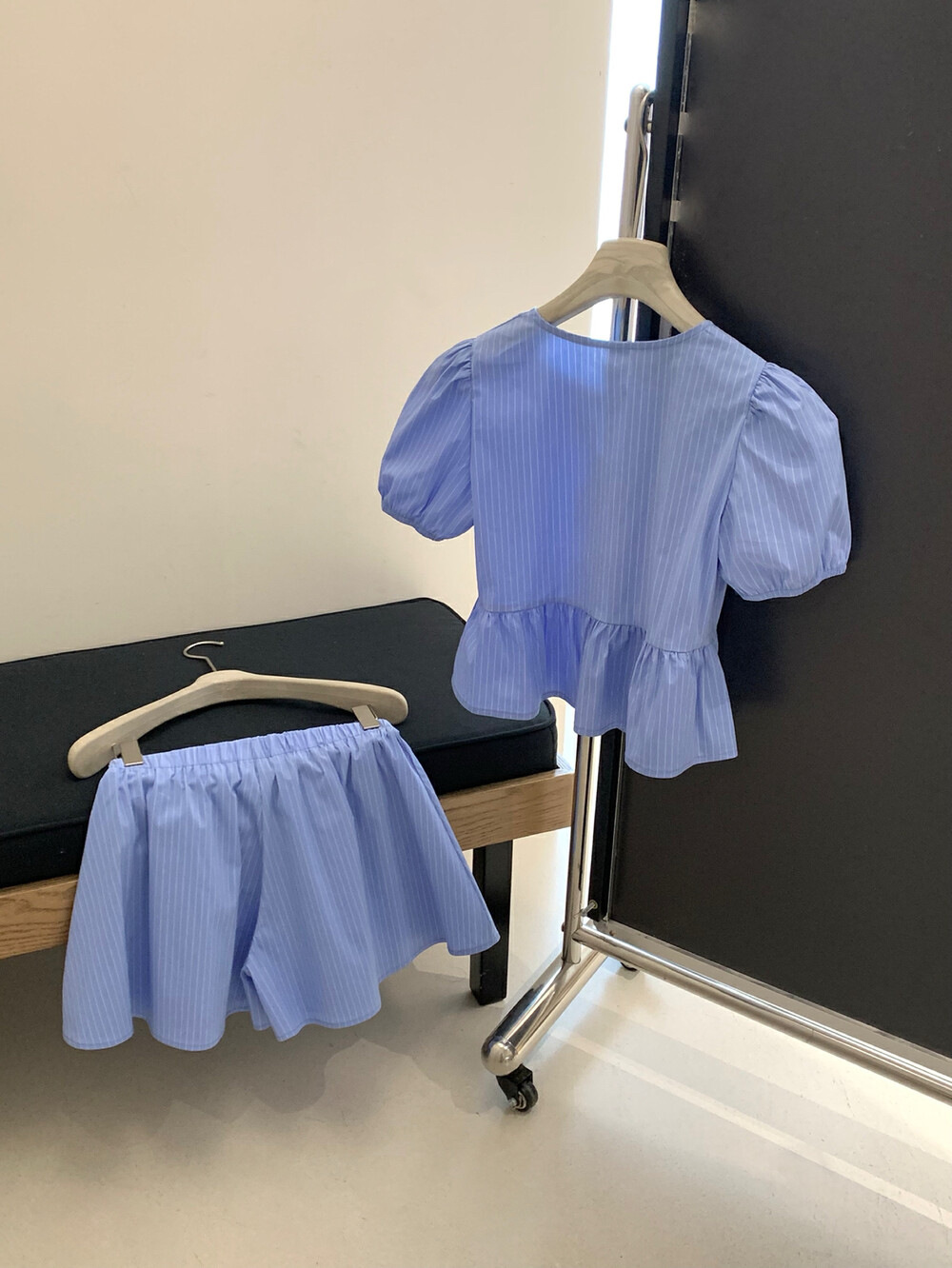 Blackpink Jennie Striped Puff Short Sleeve Top Skirt Set