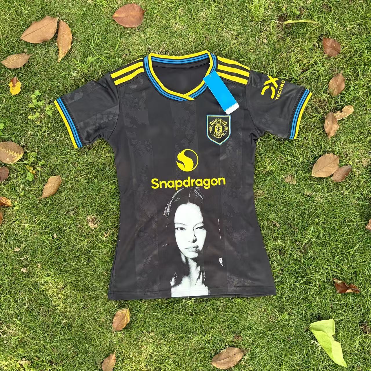 Blackpink Jennie Remake Man Utd Fitted Jersey Tee