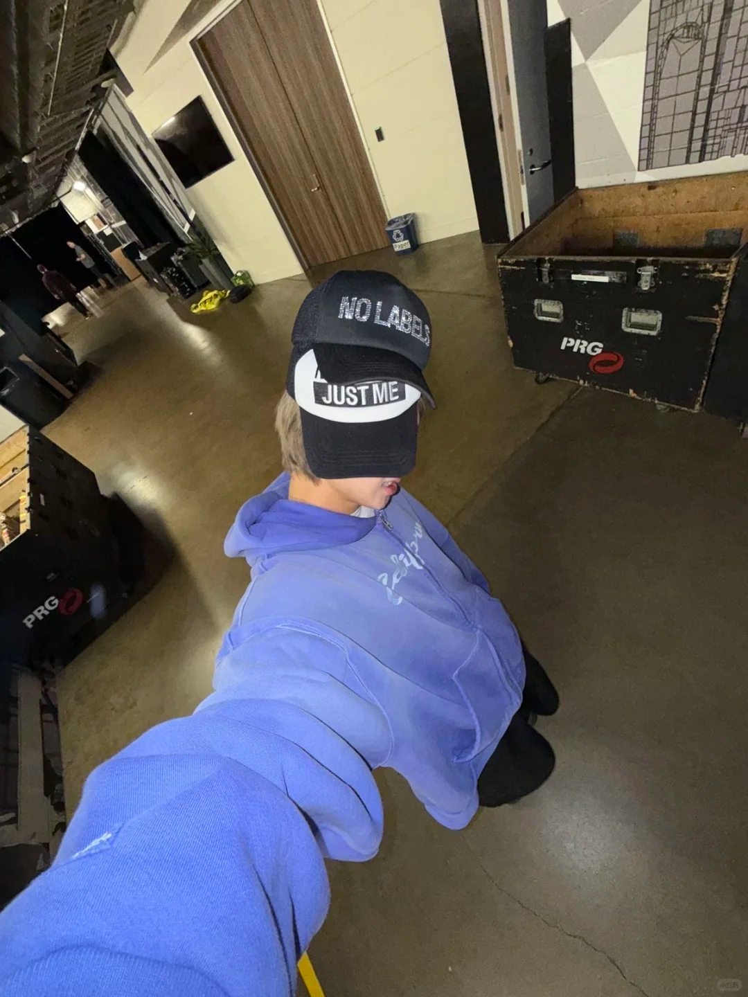 TXT Yeonjun Inspired Blue Gradient Zip-Up Hoodie