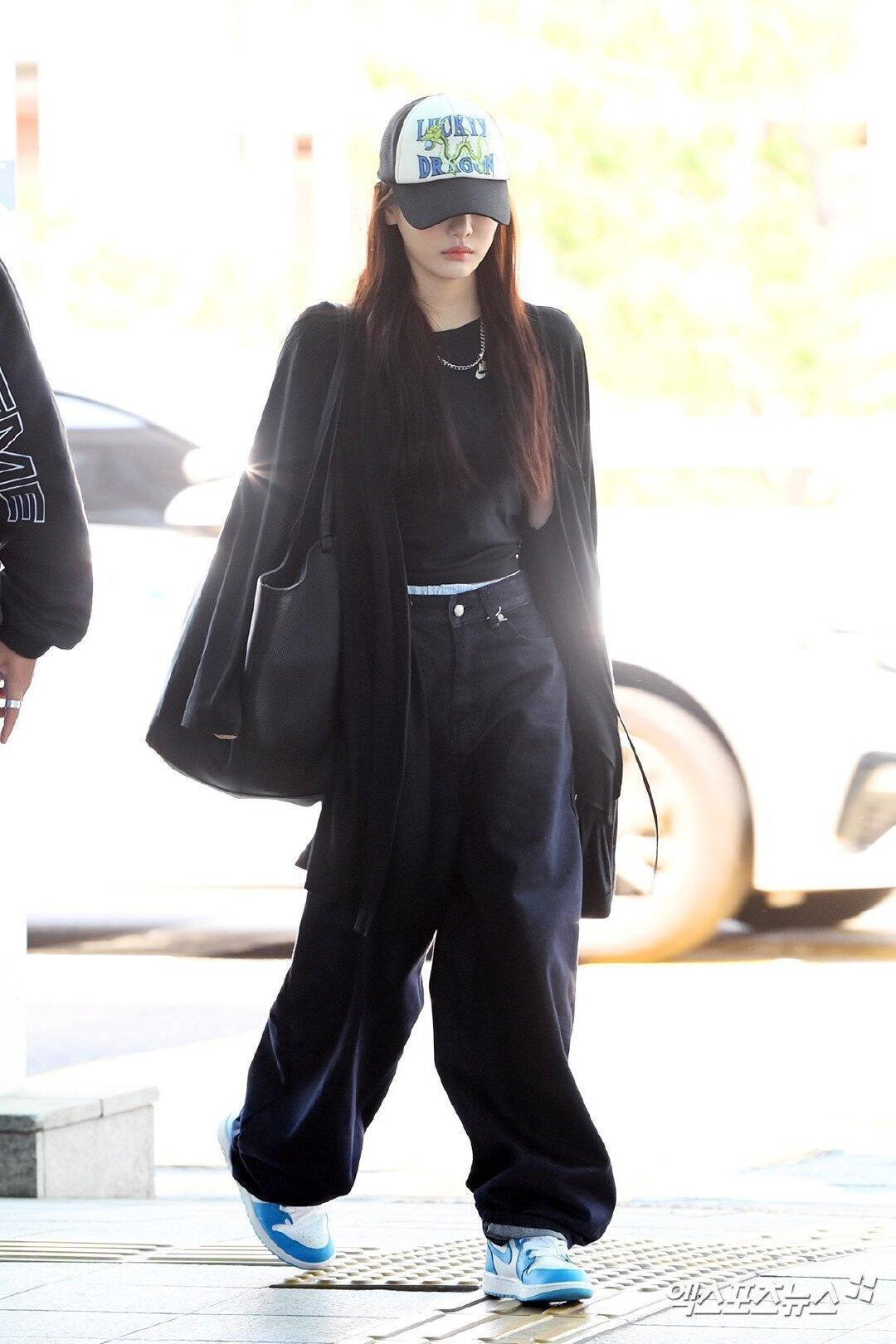 Aespa Ningning&Red Velvet Seulgi Inspired Rose Embroidered Denim Pants