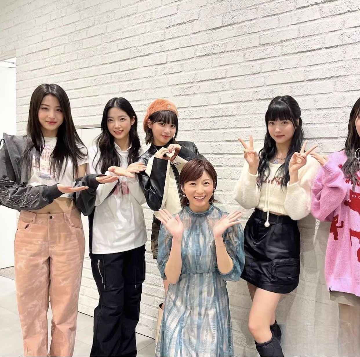 Lesserafim Yunjin Cake Patterned Crop Top 