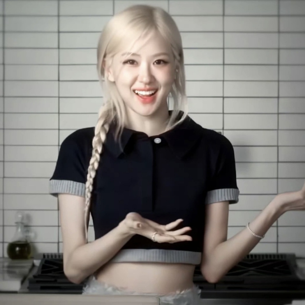 Blackpink Rose Inspired Color-Block Cropped Polo Shirt