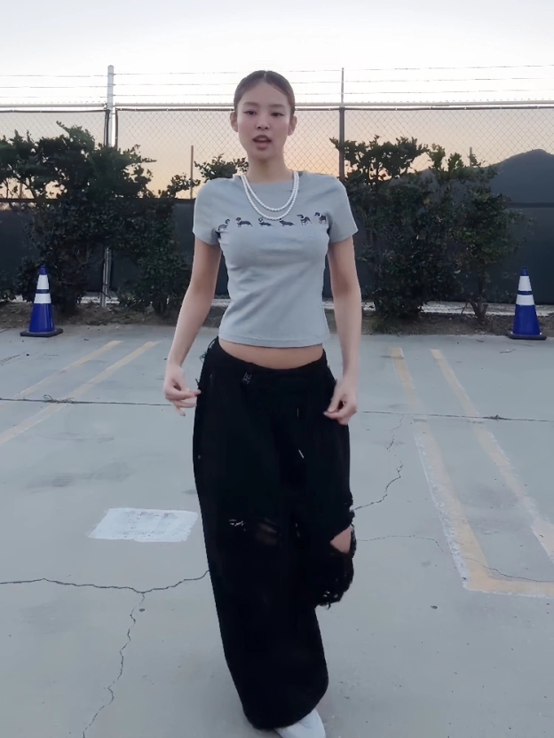 Blackpink Jennie Inspired Ripped Straight-Leg Casual Sweatpants