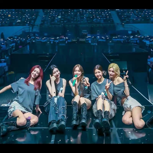 ITZY The 4th Fan Meeting OnAir in Seoul Merch Inspired T-Shirt