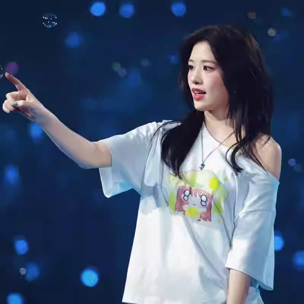  IVE 2026 FAN CONCERT ​DIVE into IVE Merch Inspired T-Shirt