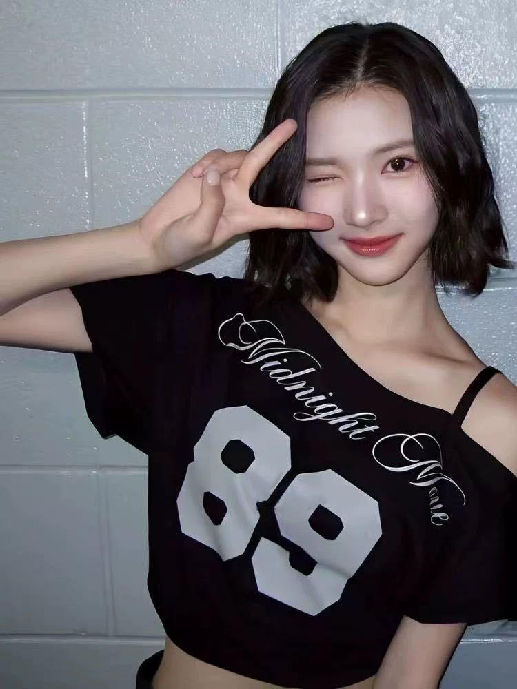 Hearts2hearts Juun&Jiwoo Inspired 89 Off-Shoulder Vest Short-Sleeve Tee