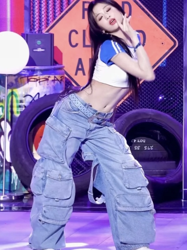 Wide Leg Straight Loose Multi-Pocket Jeans-Babymonster Ahyeon