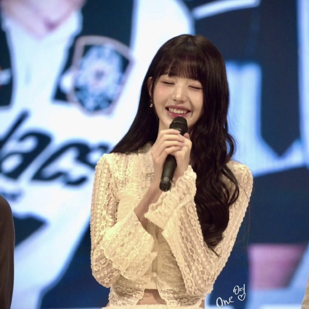 IVE Wonyoung Inspired Lace Set  
