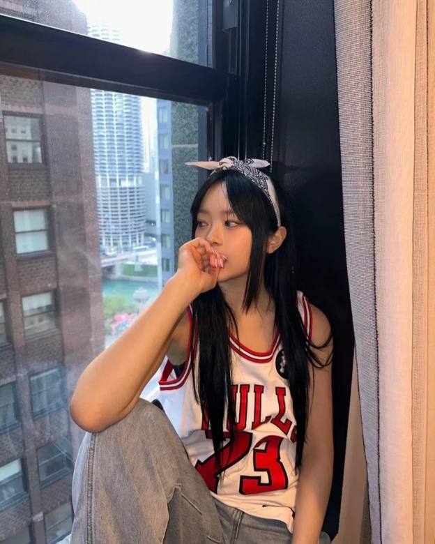 NEWJEANS HANNI customized Chicago Bulls 73 Jersey
