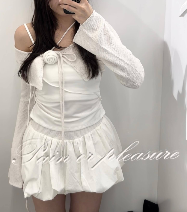 Gidle Minnie Rose Lace up Sheath Top