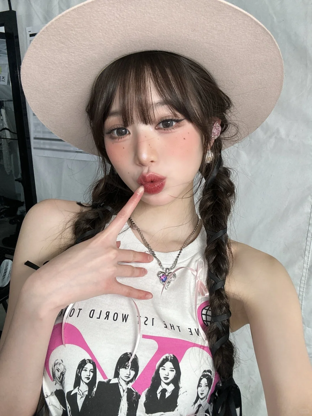 IVE WonYoung-White Vest Pleated Skirt Suit