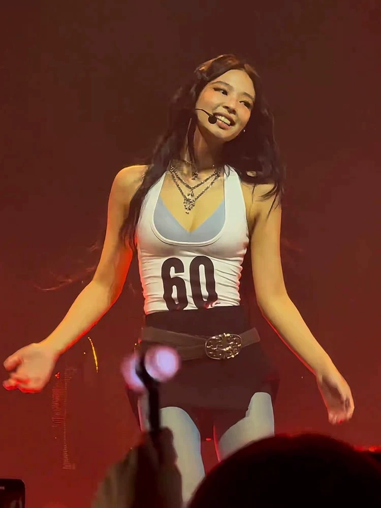 Square-neck backless camisole-Blackpink Jennie