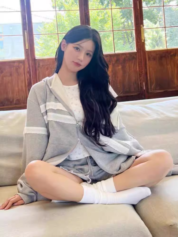 IVE Rei&I-DLE Miyeon Inspired Lace Trim Hooded Zip-Up Sweatshirt