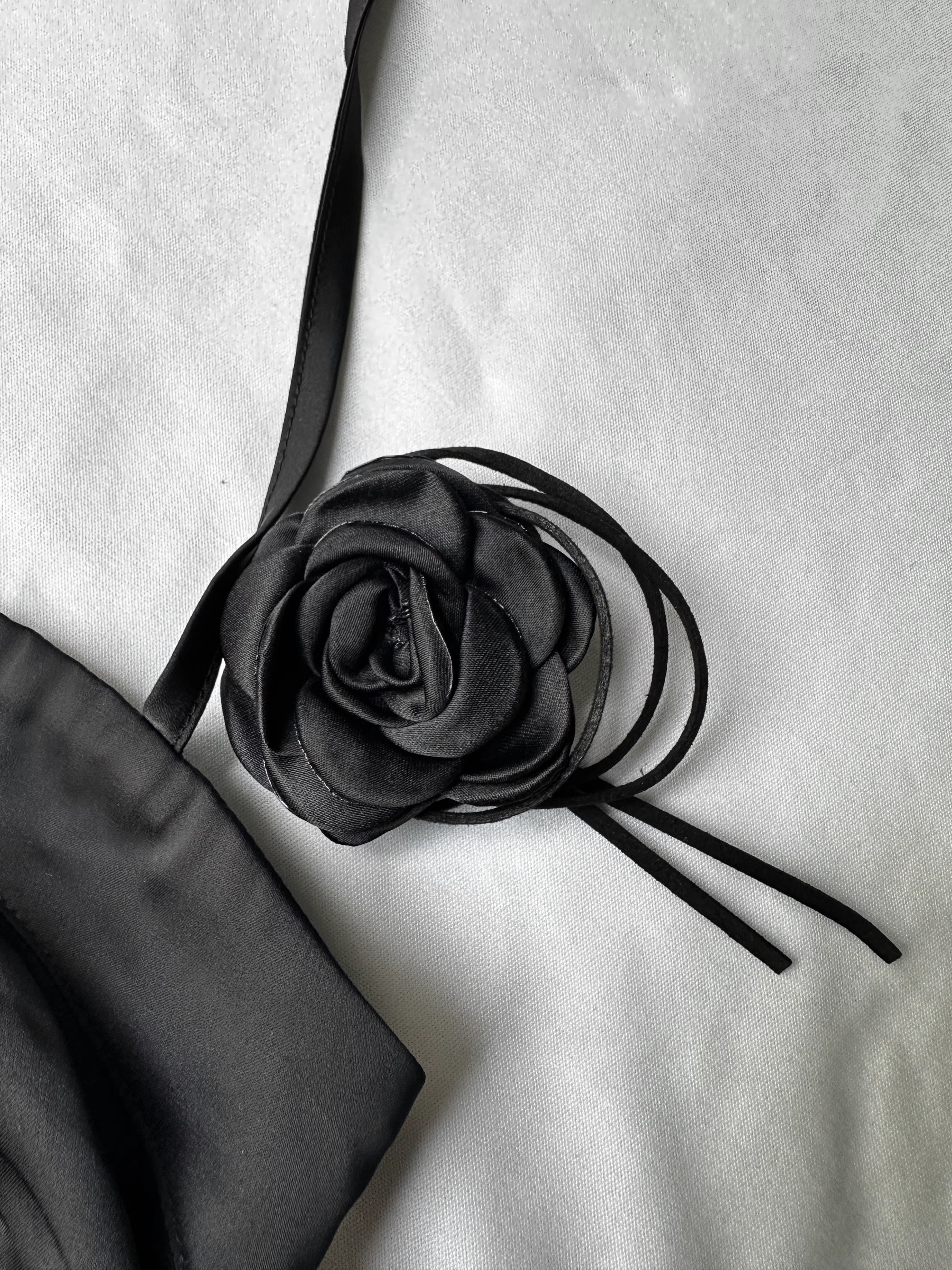 Red Velvet Seulgi Black Halter Strap Dress