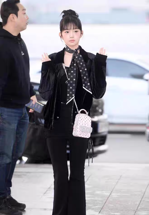 Bow tie Ribbon Zipper Velvet Jacket-Rei IVE