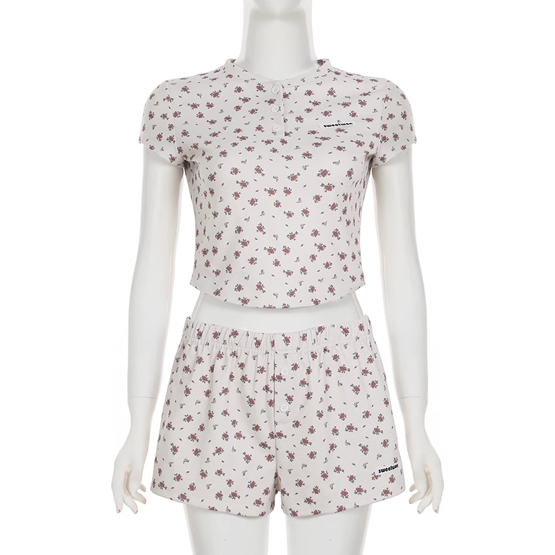 ITZY Chaeryeon Floral Short Sleeve T-Shirt Shorts Set