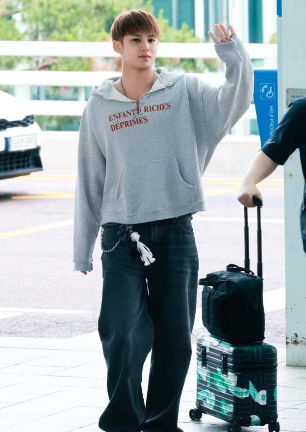 Enhypen Niki & Seventeen Mingyu Gray Vintage Keywords Distressed inspired Oversized Hoodie