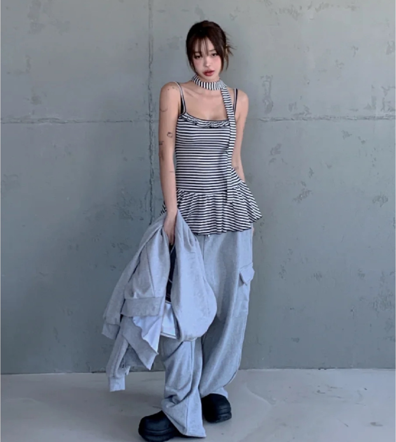 BABYMONSTER Ahyeon Summer Striped Scarf Set