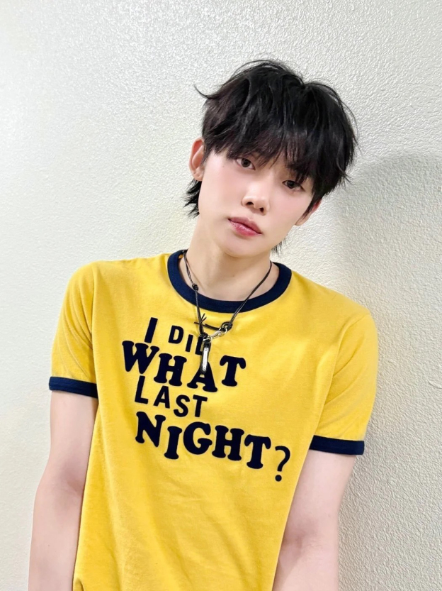 Seventeen Mingyu & TXT Yeonjun Inspired Vibrant Yellow Contrast Short Sleeve Tee