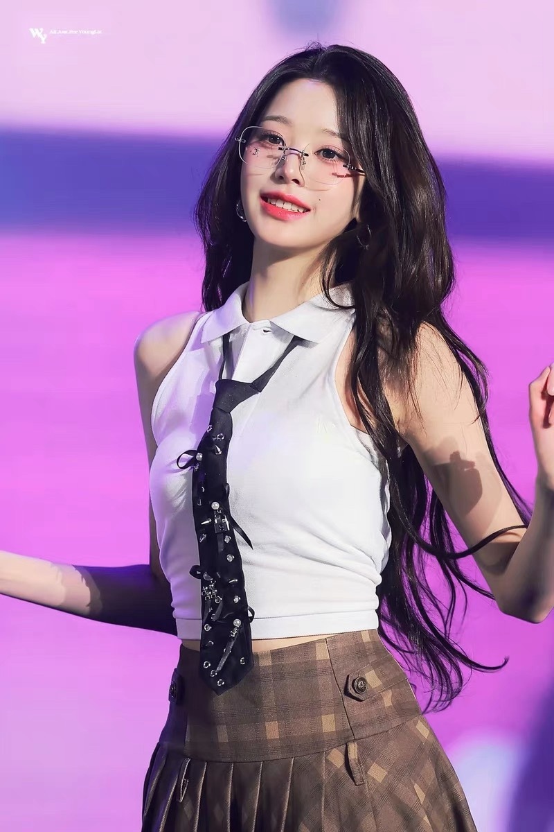 IVE Wonyoung Inspired Crop Top&Pleated Skirt Set