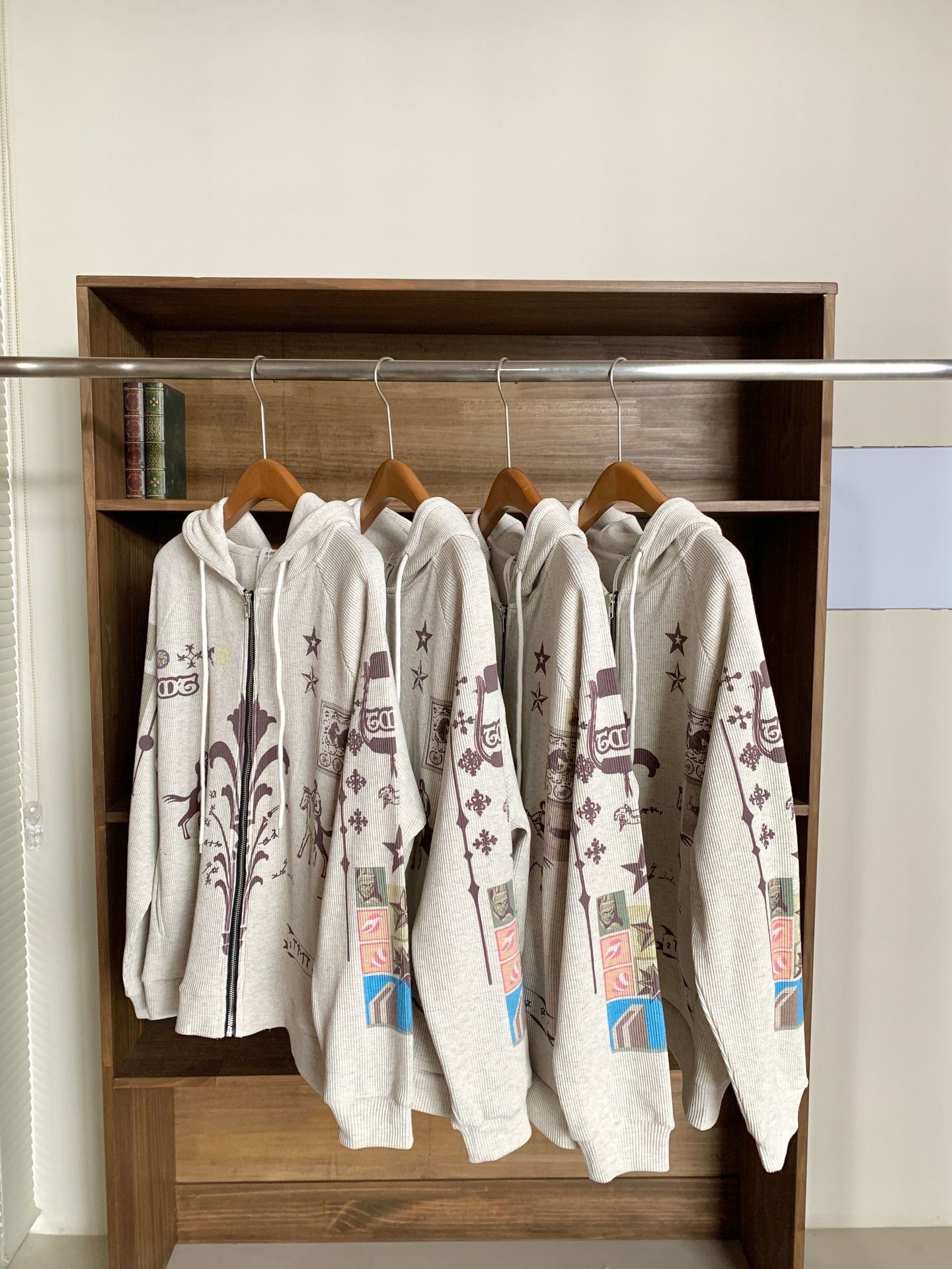 Blackpink Jennie Inspired Horse Graffiti Print Hoodie Jacket