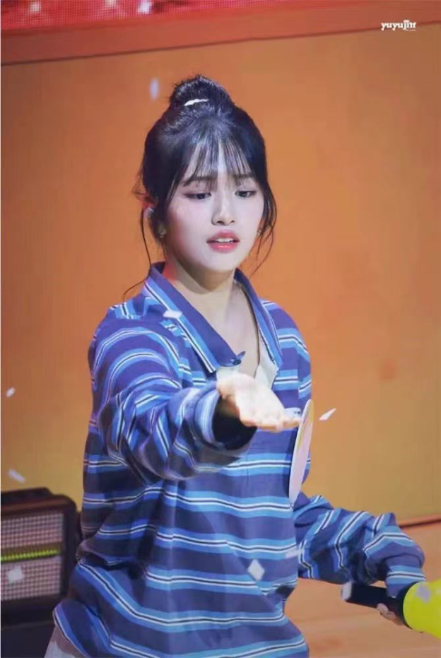 IVE Yujin&Red Velvet Joy Inspired Striped Color-Block Polo Collar Long Sleeve T-Shirt