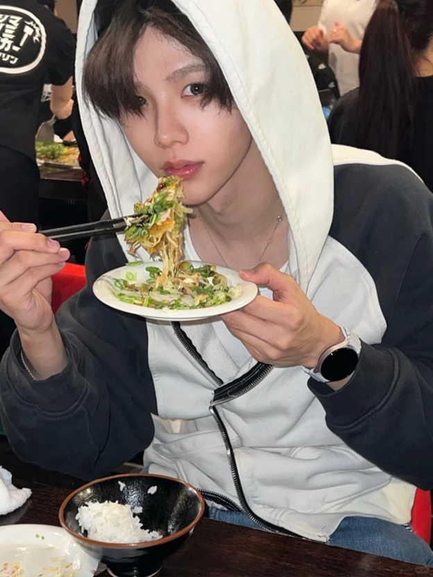 RIIZE Shotaro Inspired Color Block Zip-Up Hoodie