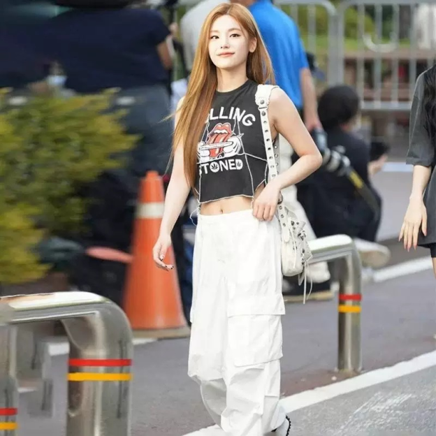 LESSERAFIM & GIDLE & ITZY Inspired Loose-Fit Cargo Pants