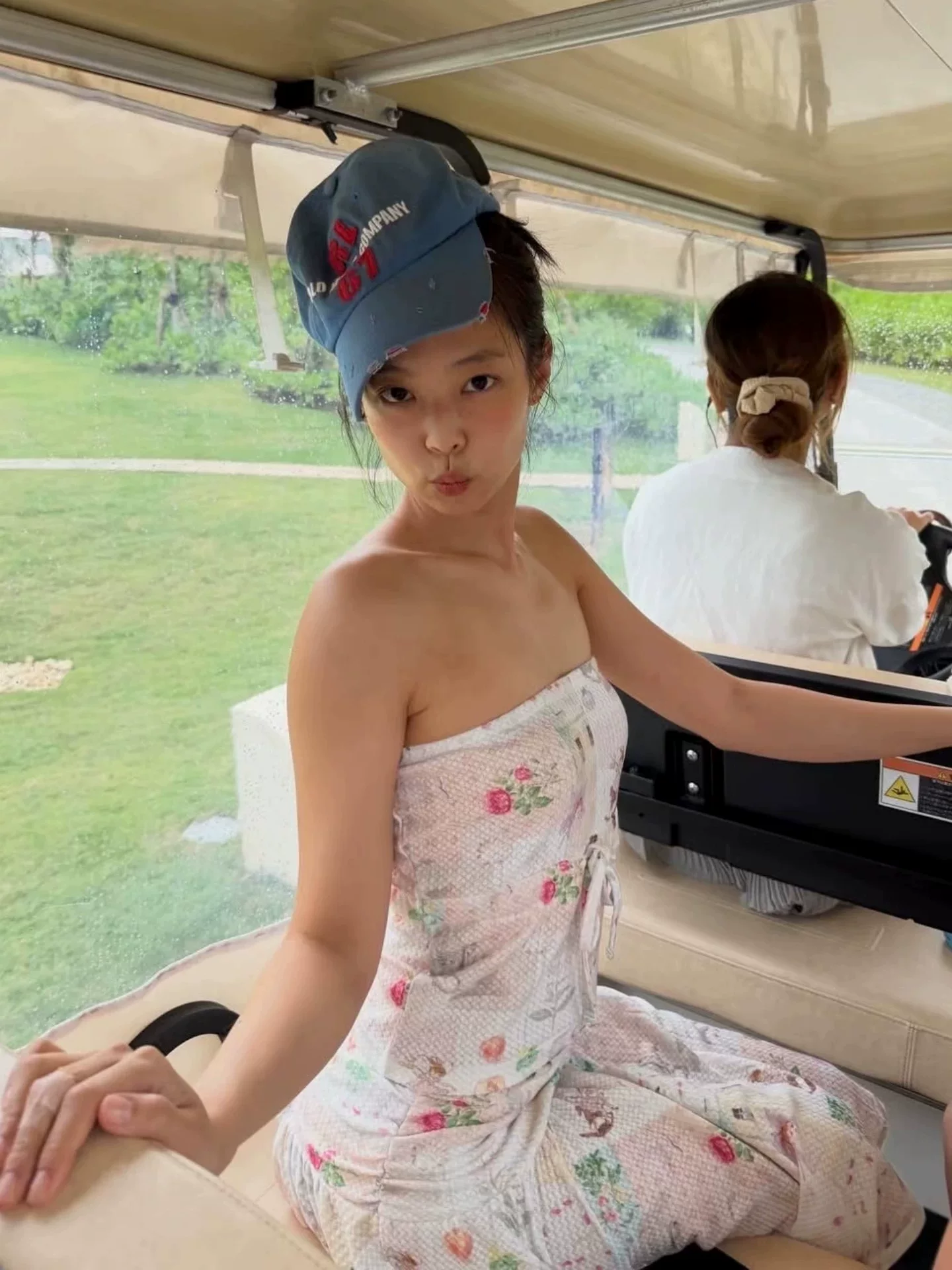 Blackpink Jennie&i-dle Miyeon Inspired Floral Print Tube Top&Asymmetric Skirt Set
