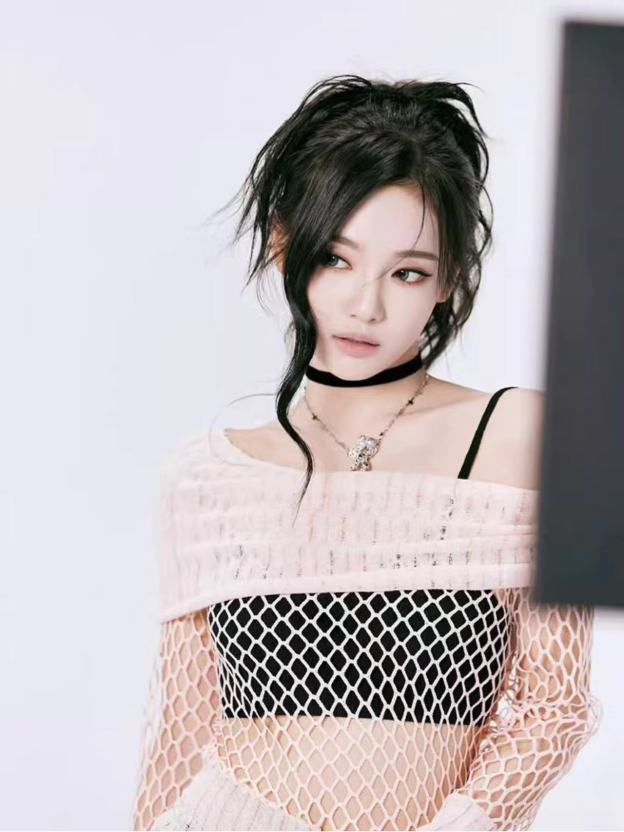 Pink Boat Neck Cutout Knit Sweater-Aespa Ningning