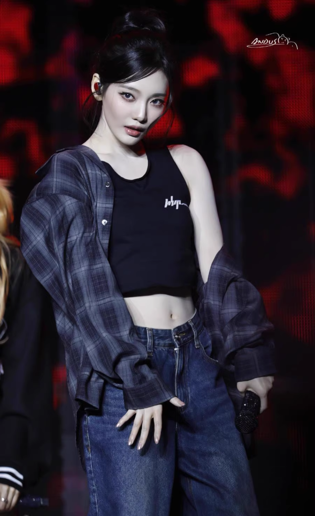 Ningning Dark wide-leg straight pants-Aespa Ningning