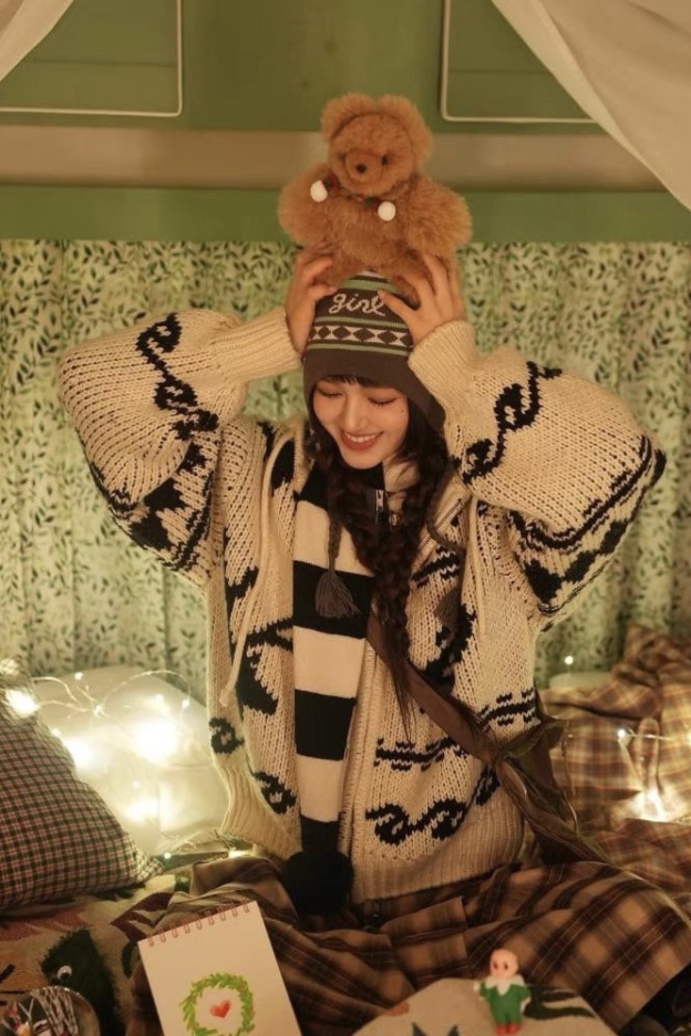 Hooded Sweater Zipper Cardigan-Aespa Karina