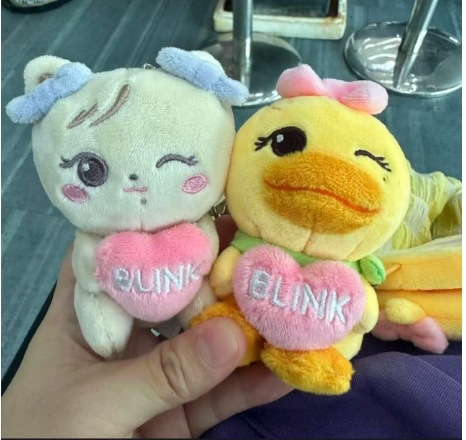 BlACKPINK 2025 CONCERT MERCH  INSPIRED CHARACTER MAGNETIC PLUSH KEYRING