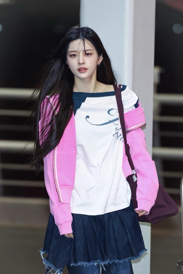 ILLIIT Minju Inspired Printed Long Sleeve T-Shirt