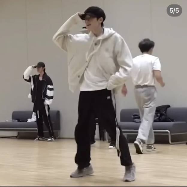 Seventeen&TXT&Straykids Inspired Hooded Zip - Up Jacket