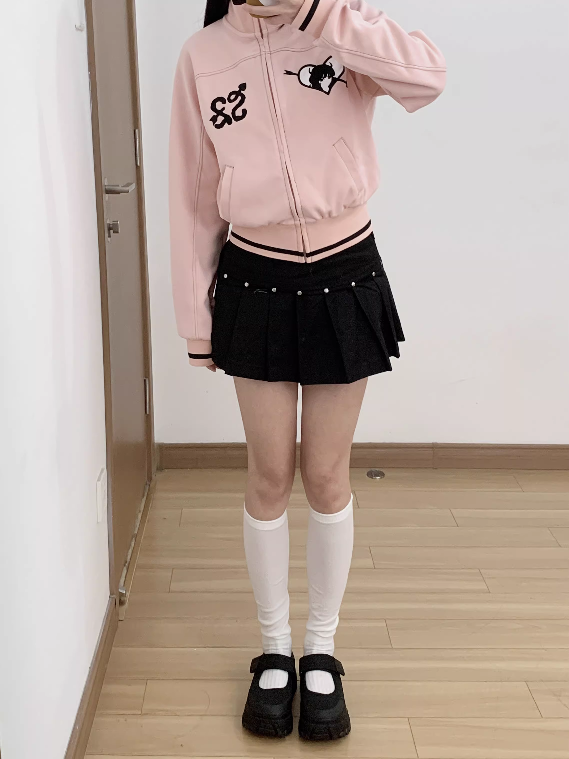 Hearts2Hearts Foucs Stage Outfit Inspired Cropped Zip-Up Track Jacket