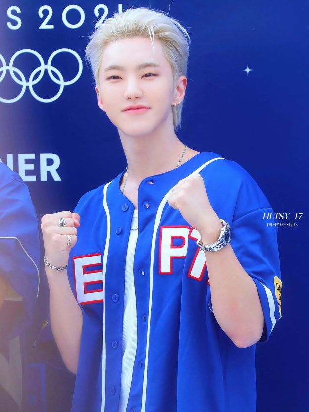 Seventeen Hoshi-Inspired Baseball Jersey T-Shirt