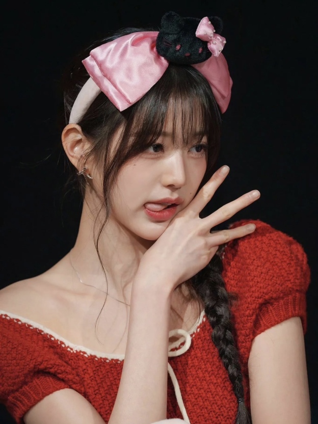 IVE Wonyoung & LE SSERAFIM Eunchae Inspired Red Knit Top