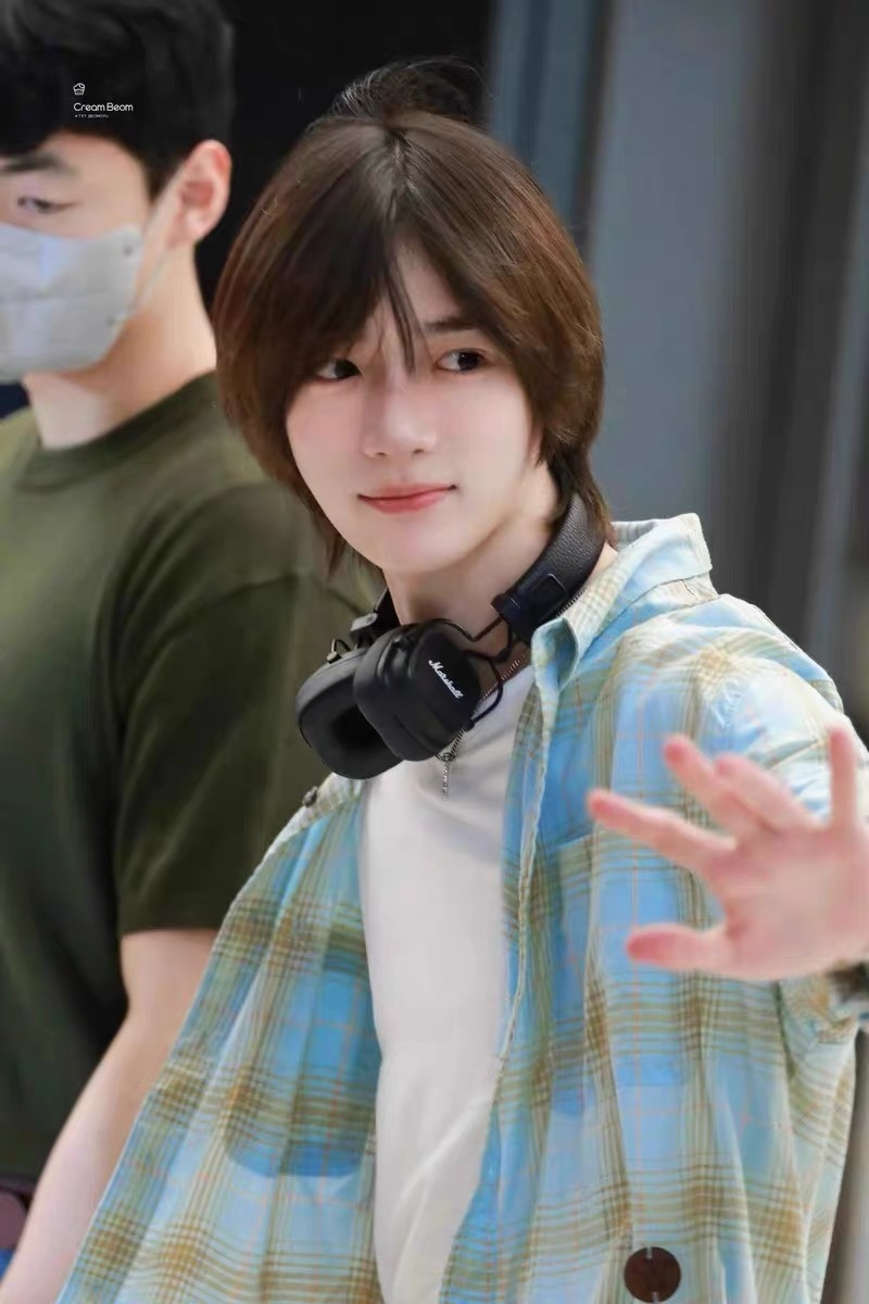 TXT Beomgyu&Aespa Winter Inspired Check Shirt