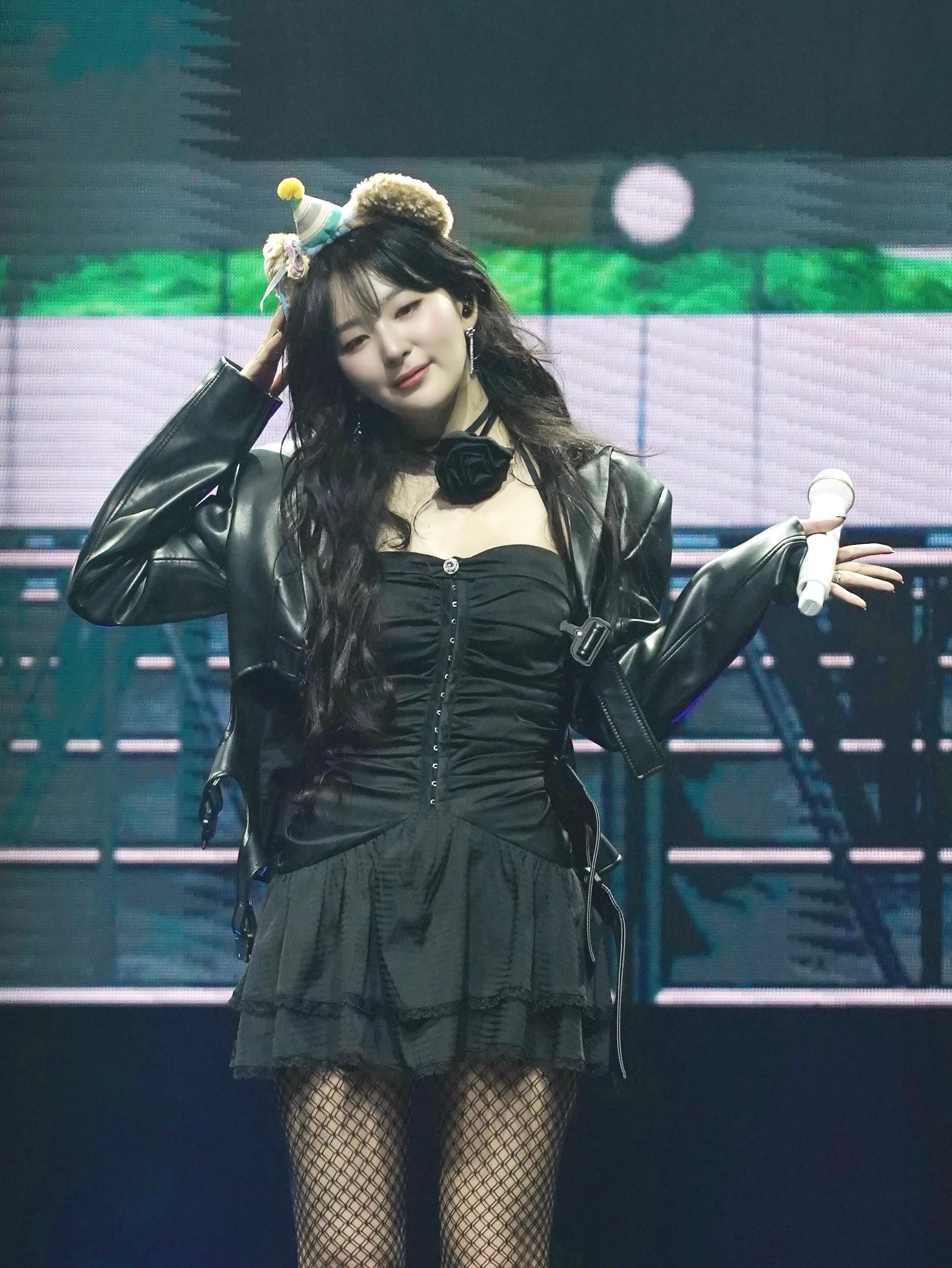 Red Velvet Seulgi Black Halter Strap Dress