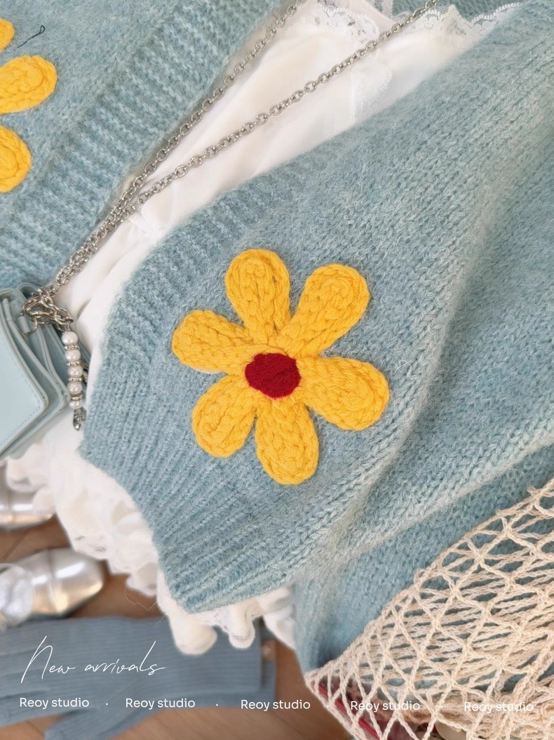 Aespa Winter Inspired Flower Sweater