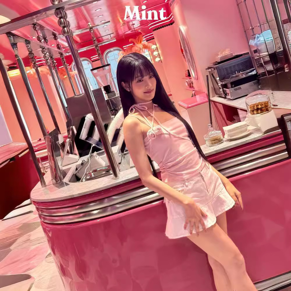 Gidle Minnie Rose Lace up Sheath Top