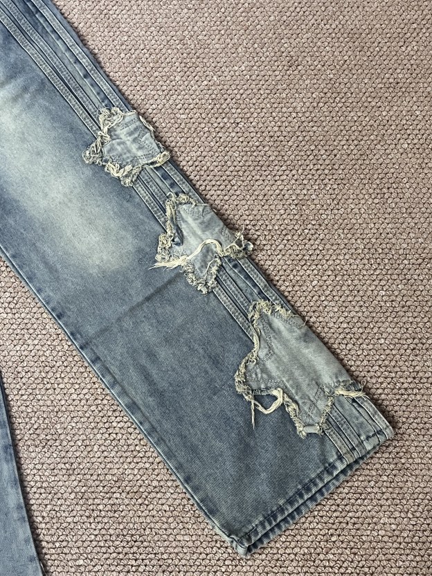 Star patches denim jeans pant-Twice Dahyun
