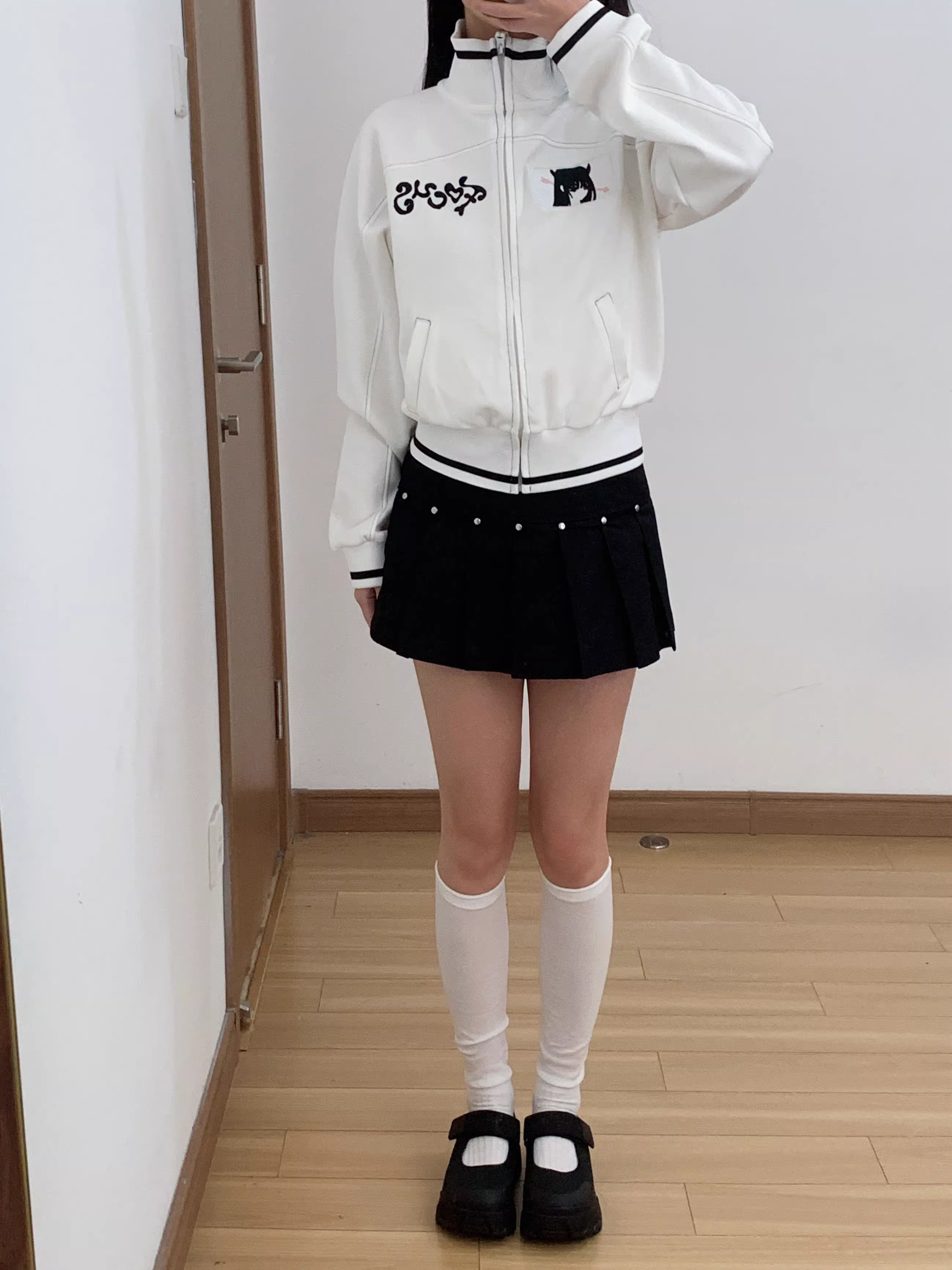 Hearts2hearts Focus Inspired Cropped Anime Graphic Zip-Up Jacket