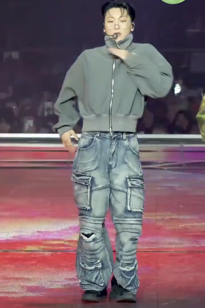 Straight-leg loose-fit pants-Ateez outfit inspiration ATINY