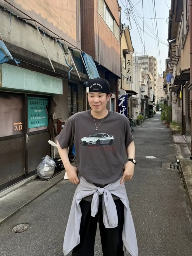 ENHYPEN Sunoo Inspired Sports Car Print T-shirt